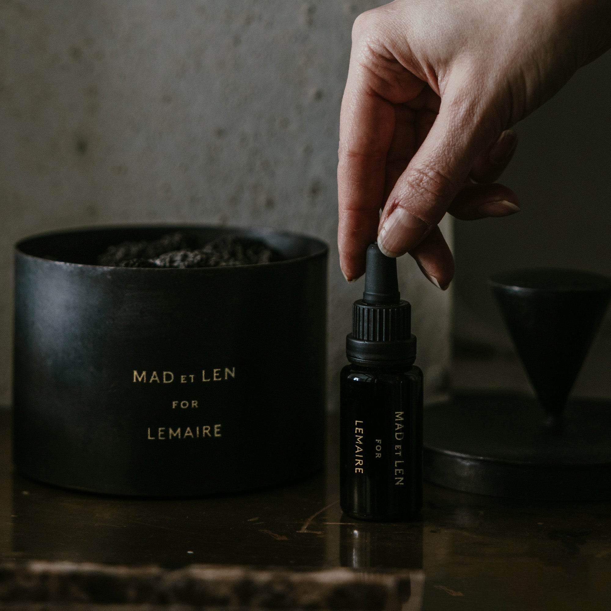 MAD et LEN for LEMAIRE ポプリ ボワ ドラージュ／ラヴァ MAD et LEN × LEMAIREのコラボレーションフレグランス「BOIS D